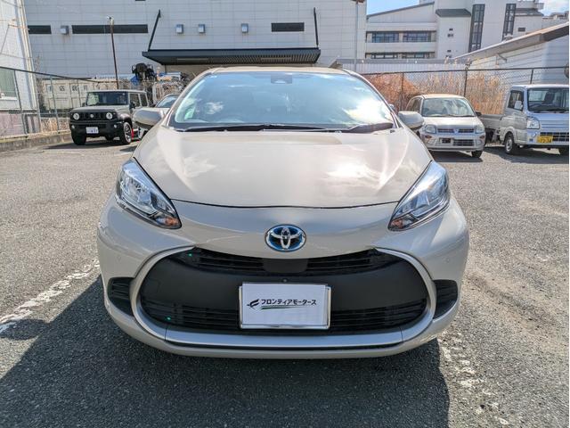 TOYOTA AQUA G 2022 GOLD - image 2