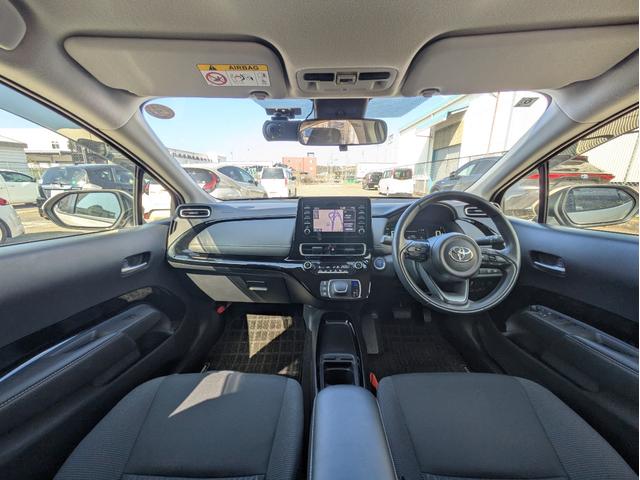 TOYOTA AQUA G 2022 GOLD - image 9