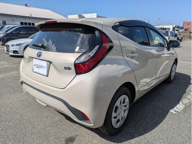 TOYOTA AQUA G 2022 GOLD - image 10