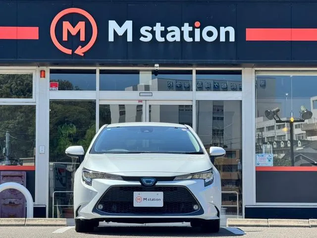 COROLLA TOURING HYBRID S WHITE COLOUR 2021 - image 1