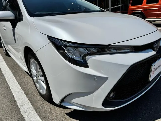 COROLLA TOURING HYBRID S WHITE COLOUR 2021 - image 6