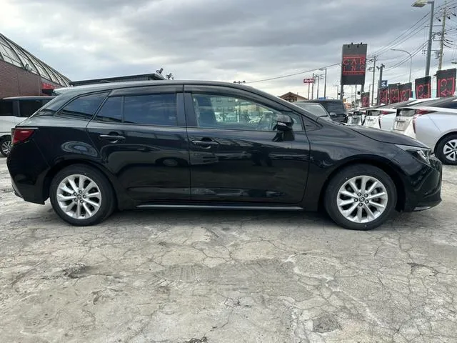 COROLLA TOURING HYBRID S BLACK COLOUR 2021 - image 6