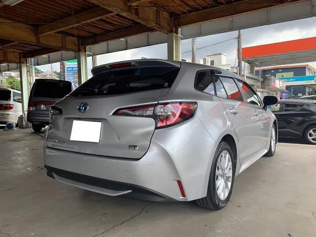 COROLLA TOURING HYBRID S SILVER COLOUR 2022 - image 3