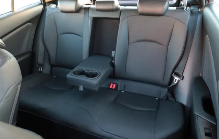 PRIUS 2021 A PREMIUM SILVER - image 10