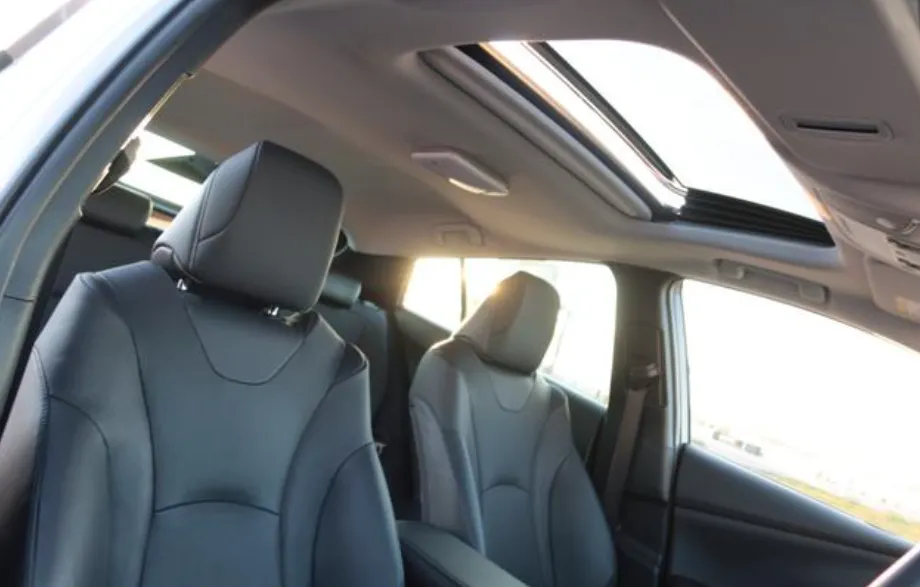 PRIUS 2021 A PREMIUM SILVER - image 9