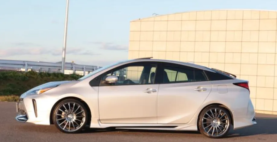 PRIUS 2021 A PREMIUM SILVER - image 3
