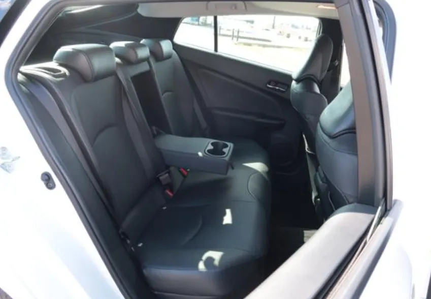 TOYOTA PRIUS 2021 A PREMIUM PEARL - image 8