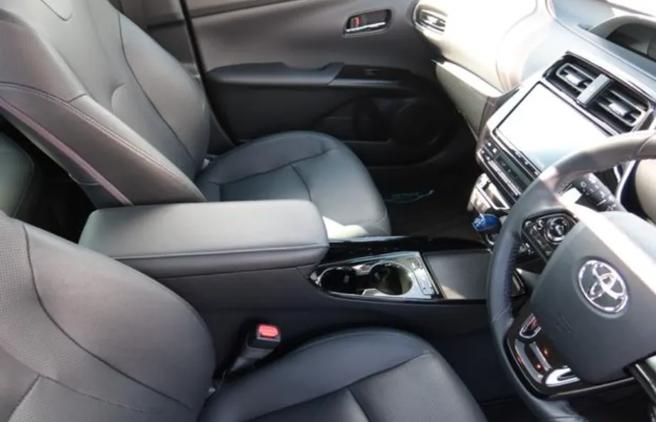 TOYOTA PRIUS 2021 A PREMIUM PEARL - image 6