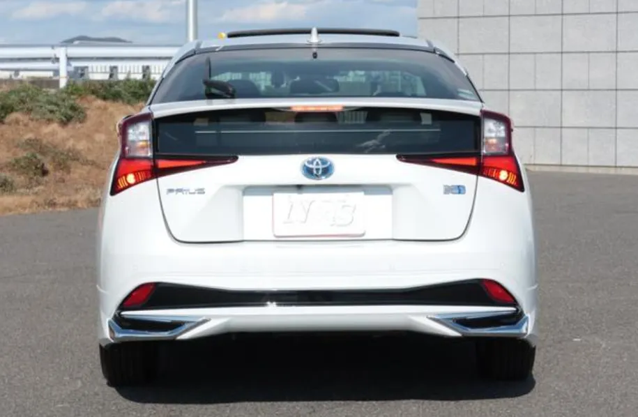 TOYOTA PRIUS 2021 A PREMIUM PEARL - image 3