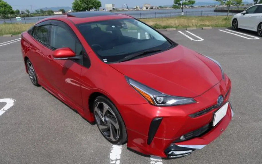 TOYOTA PRIUS 2021 A PREMIUM RED - image 13
