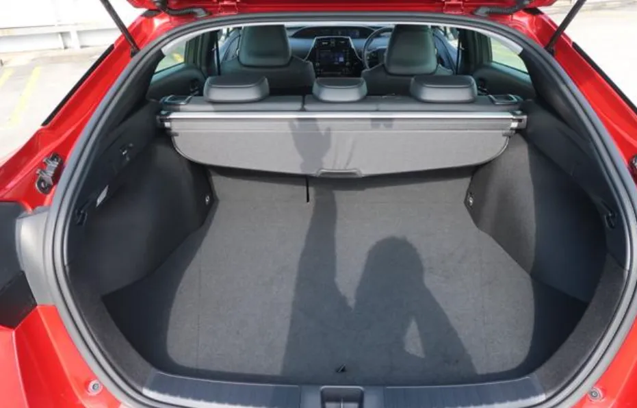 TOYOTA PRIUS 2021 A PREMIUM RED - image 12