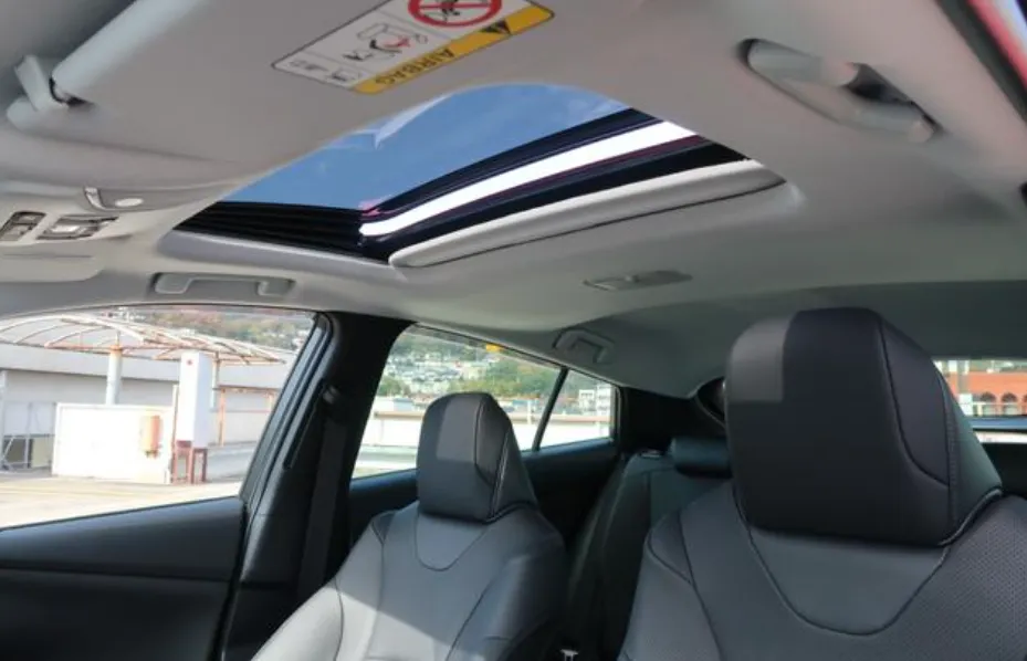 TOYOTA PRIUS 2021 A PREMIUM RED - image 11