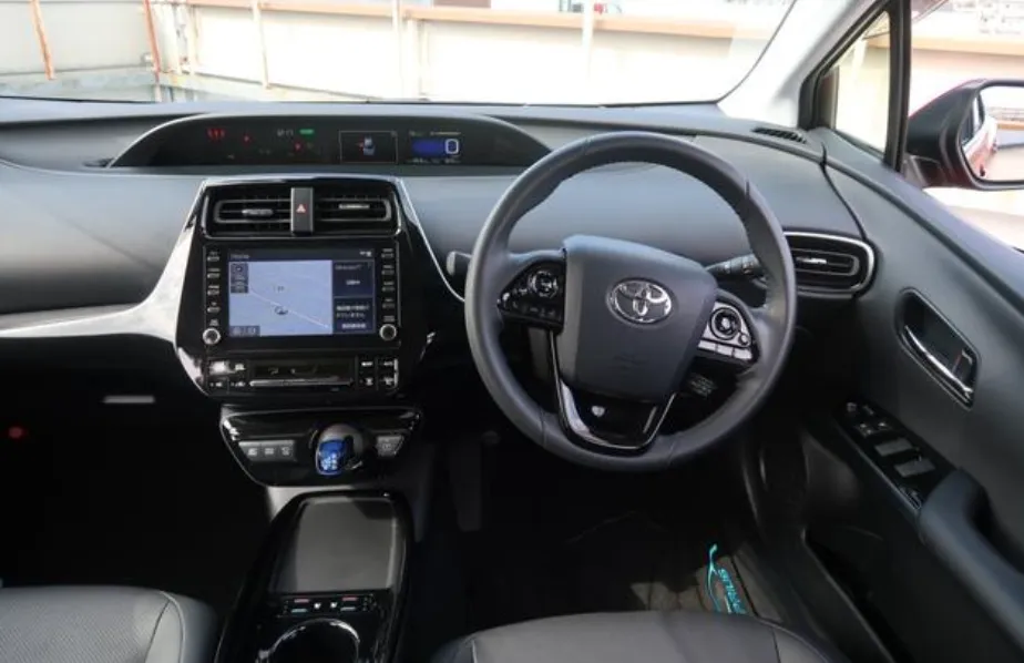 TOYOTA PRIUS 2021 A PREMIUM RED - image 7