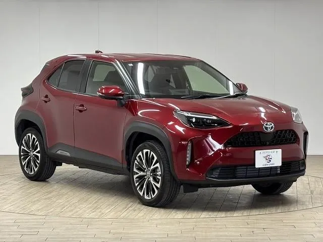 YARIS CROSS Z 2022  RED WINE - image 5
