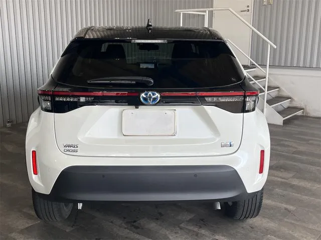 YARIS CROSS Z 2022 PEARL - image 4