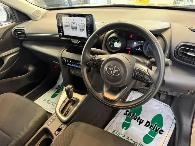 YARIS CROSS Z 2022 BEIGE - image 5