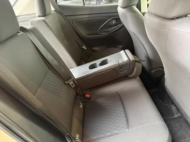 YARIS CROSS Z 2022 BEIGE - image 6