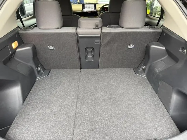 YARIS CROSS Z 2022 BEIGE - image 7