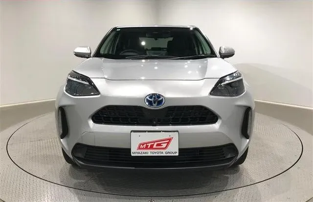 YARIS CROSS Z 2022 SILVER - image 1