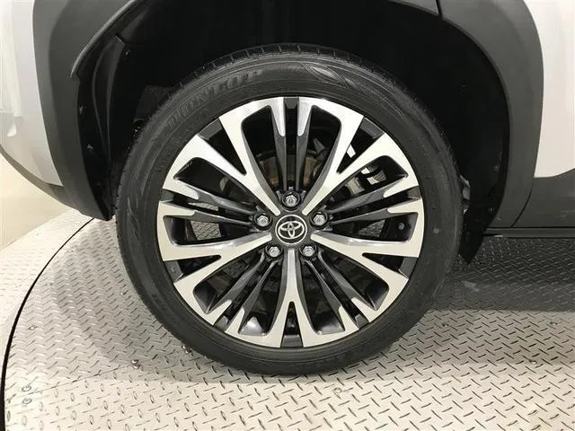 YARIS CROSS Z 2022 SILVER - image 7