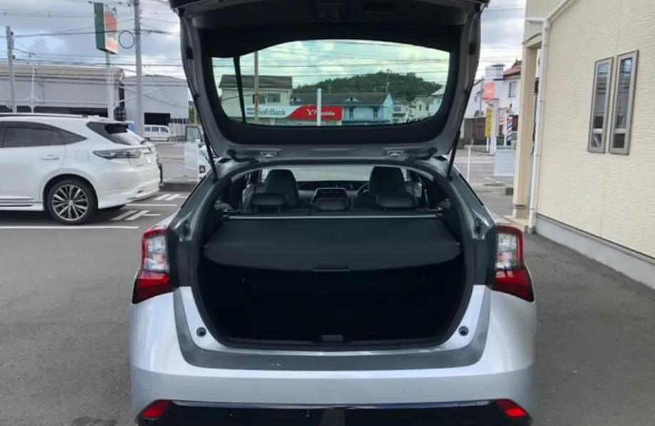 TOYOTA PRIUS 2021 A PREMIUM TOURING SELECTION-SILVER - image 3