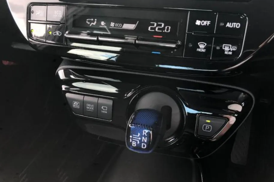 TOYOTA PRIUS 2021 A PREMIUM TOURING SELECTION-SILVER - image 5