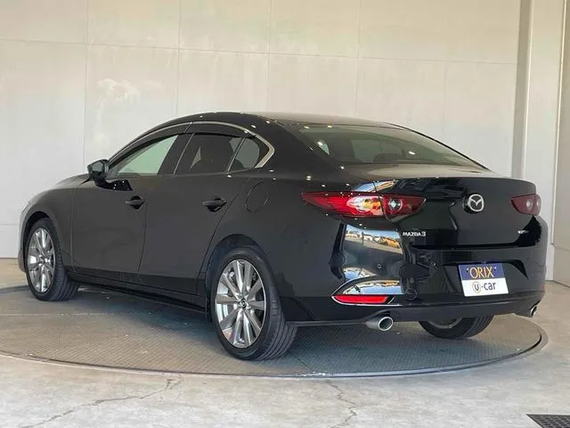 MAZDA3 SEDAN 15S TOURING Black 2022 - image 6