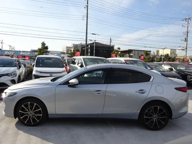 MAZDA3 SEDAN 15S TOURING SILVER 2022 - image 3