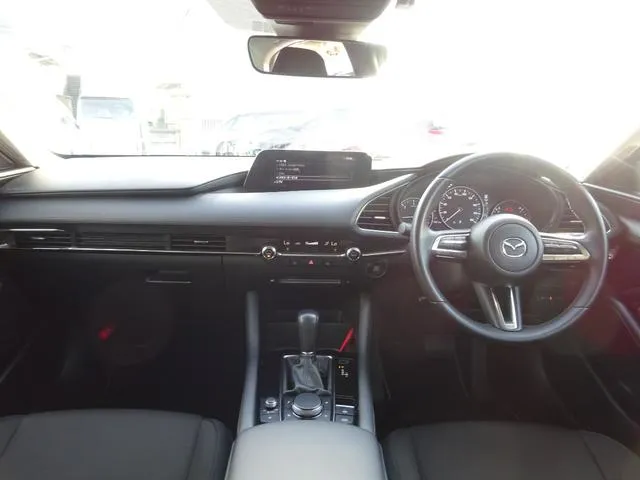 MAZDA3 SEDAN 15S TOURING SILVER 2022 - image 5