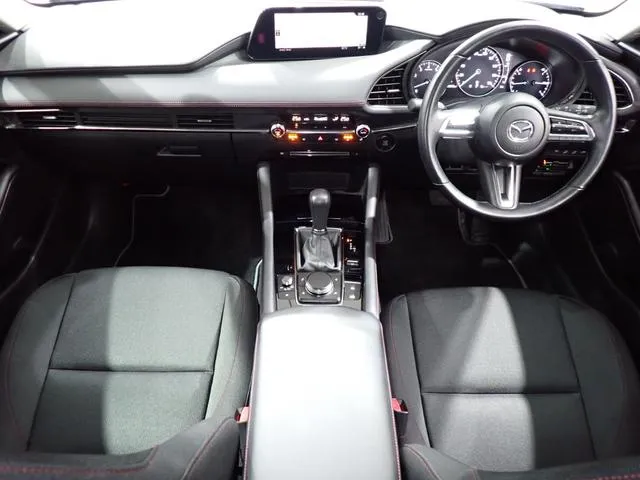 MAZDA3 SEDAN 15S TOURING WHITE 2022 - image 6