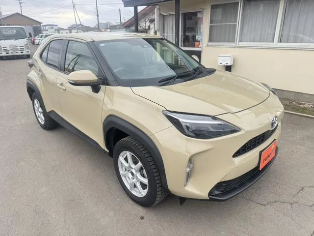 YARIS CROSS Z 2022 LIGHT BROWN - image 1
