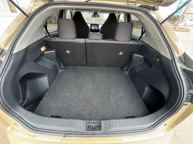 YARIS CROSS Z 2022 LIGHT BROWN - image 3