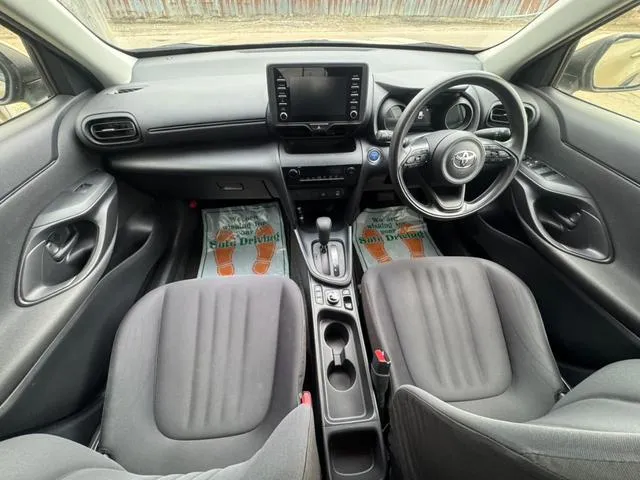 YARIS CROSS Z 2022 LIGHT BROWN - image 4
