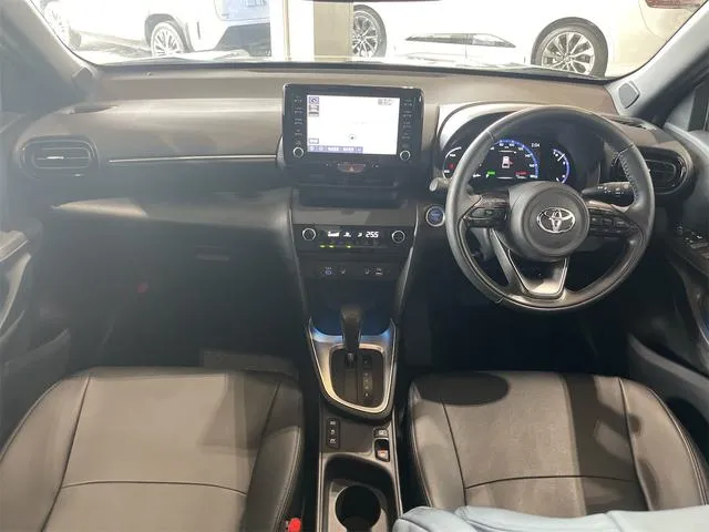 YARIS CROSS Z 2023 BLACK - image 2
