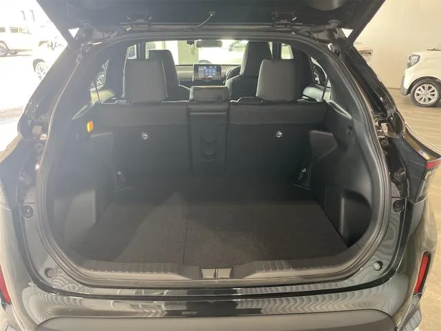 YARIS CROSS Z 2023 BLACK - image 6