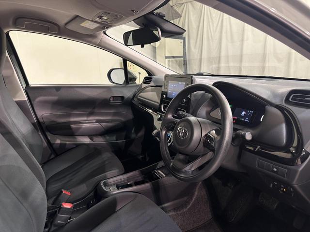 TOYOTA AQUA X-2024 GREEN GRAY - image 3