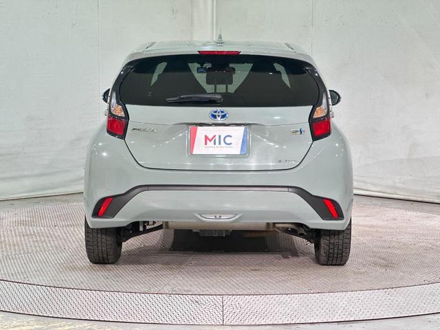 TOYOTA AQUA X-2024 GREEN GRAY - image 9