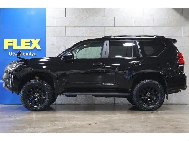 TOYOTA LAND CRUISER PRADO TX L PACKAGE MATT BLACK EDITION - image 8