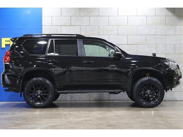 TOYOTA LAND CRUISER PRADO TX L PACKAGE MATT BLACK EDITION - image 10