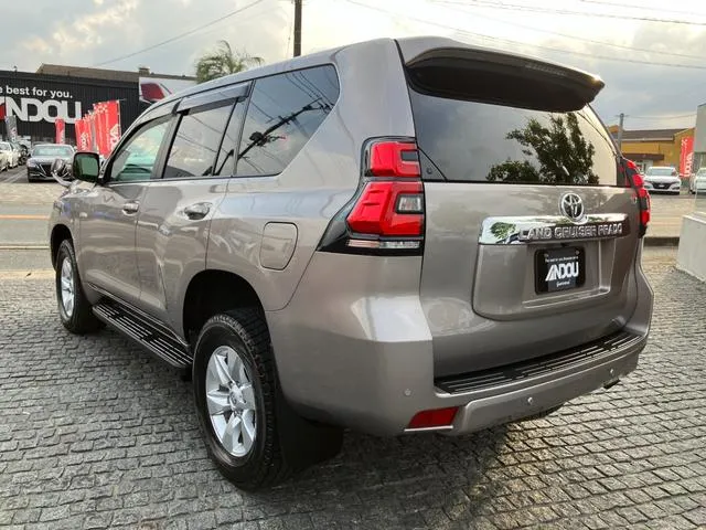 TOYOTA LAND CRUISER PRADO TX BROWN 2023 - image 2