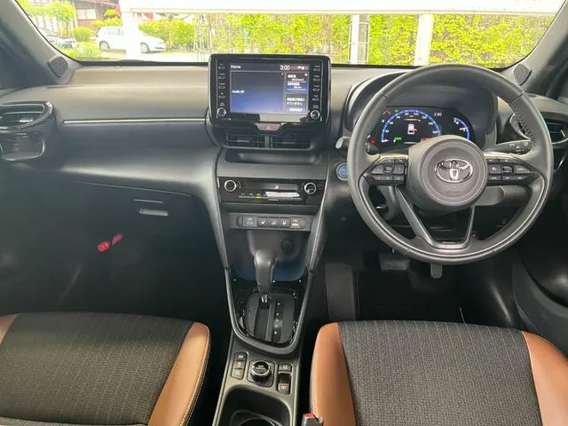 YARIS CROSS Z 2023 PEARL WHITE - image 5