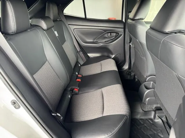 YARIS CROSS Z 2023 PEARL - image 4