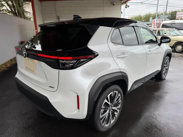 YARIS CROSS Z 2023 PEARL - image 6