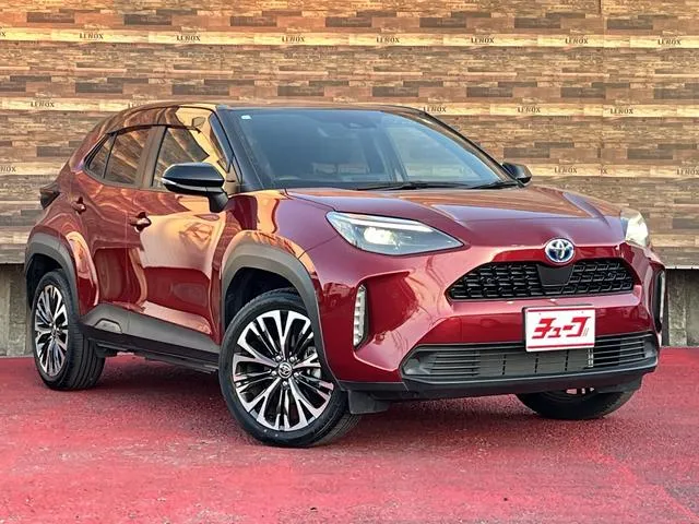 YARIS CROSS Z 2023 RED WINE - image 1