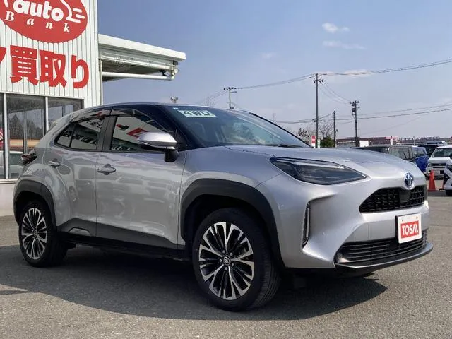 YARIS CROSS Z 2023 SILVER - image 1