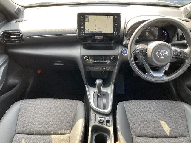 YARIS CROSS Z 2023 SILVER - image 5