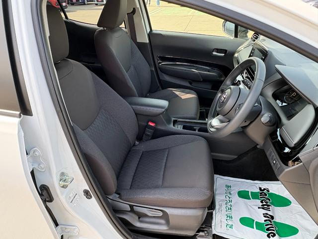 TOYOTA AQUA Z 2025 WHITE - image 9