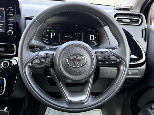 TOYOTA AQUA Z 2025 WHITE - image 11