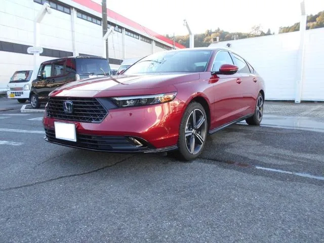 HONDA ACCORD E:HEV RED 2024 - image 3