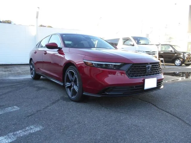 HONDA ACCORD E:HEV RED 2024 - image 4